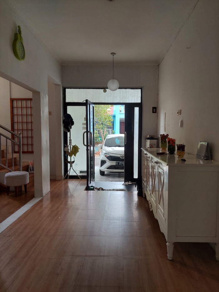 Rumah disewakan di Picadilly Lippo Cikarang